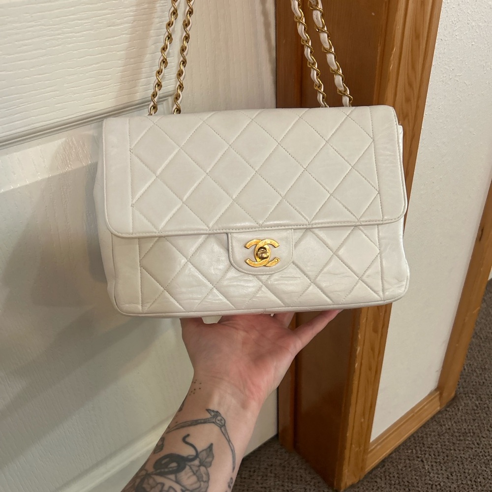 CHANEL Vintage 90s Flap Bag- White Lambskin with 24K Gold Hardware